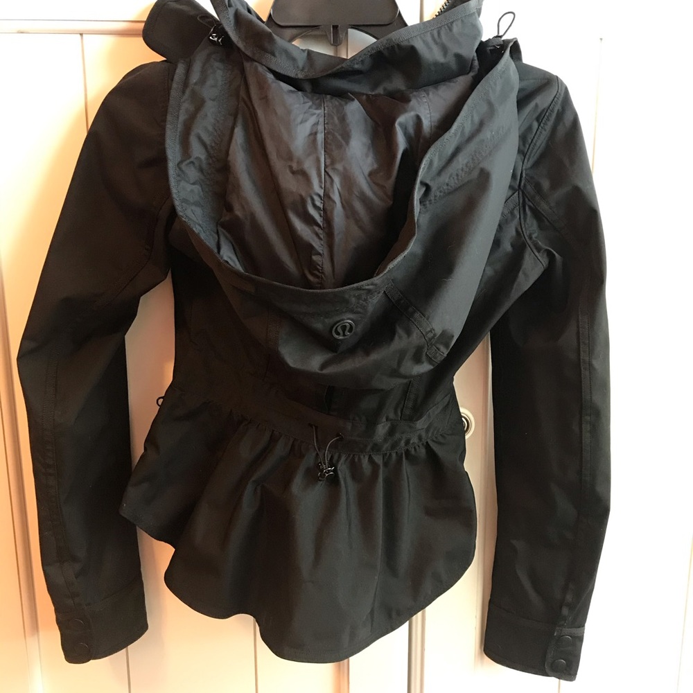 Lululemon peplum rain coat